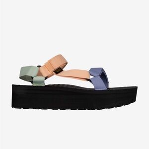 TEVA Flatform Universal sandals
